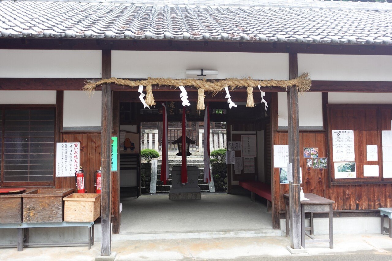 赤坂上之山神社 ~興禅寺と表裏一体のように隣接する神社 赤坂上之山神社 ~興禅寺と表裏一体のように隣接する神社