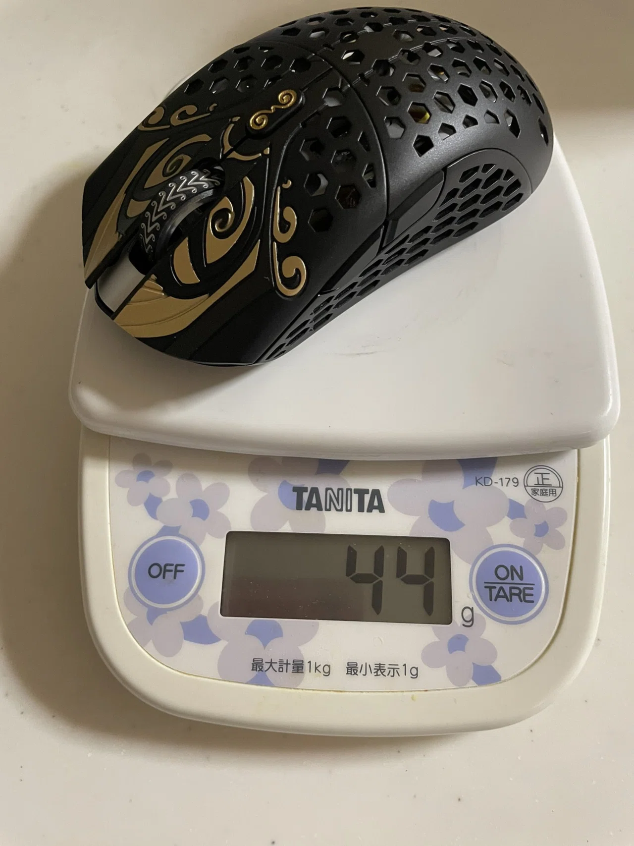 Finalmouse Starlight 12-S HADES レビュー|けとる Finalmouse Starlight 12-S HADES レビュー|けとる