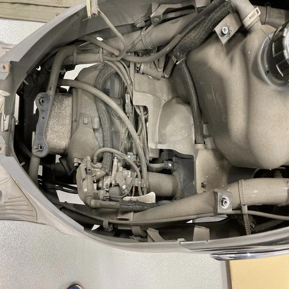 アドレスV125G スロットルボディ清掃、プラグ交換｜組立工