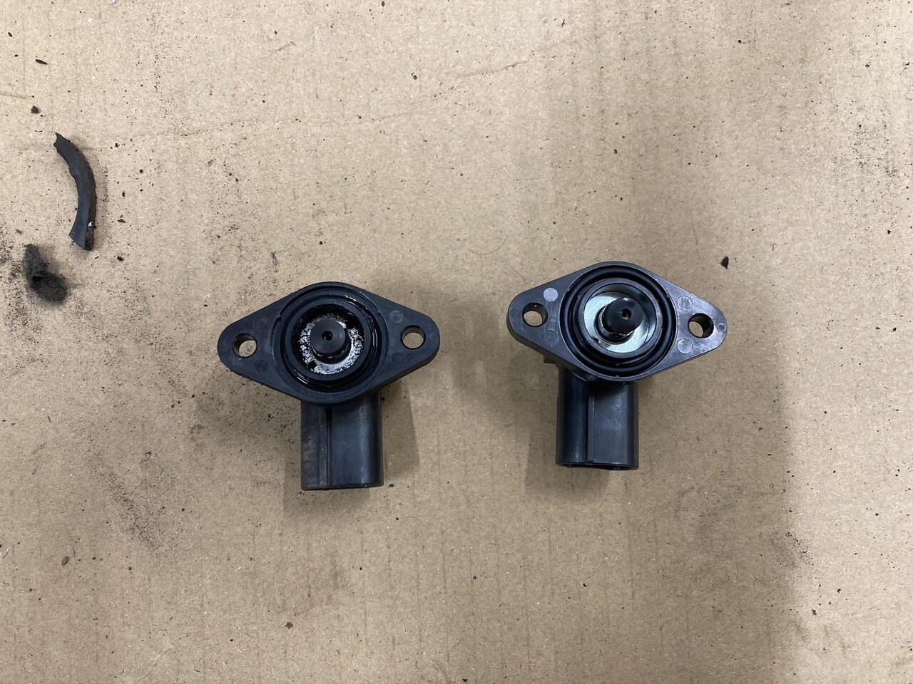 アドレスV125G ソレノイドバルブ(アッシ) インシュレータセット