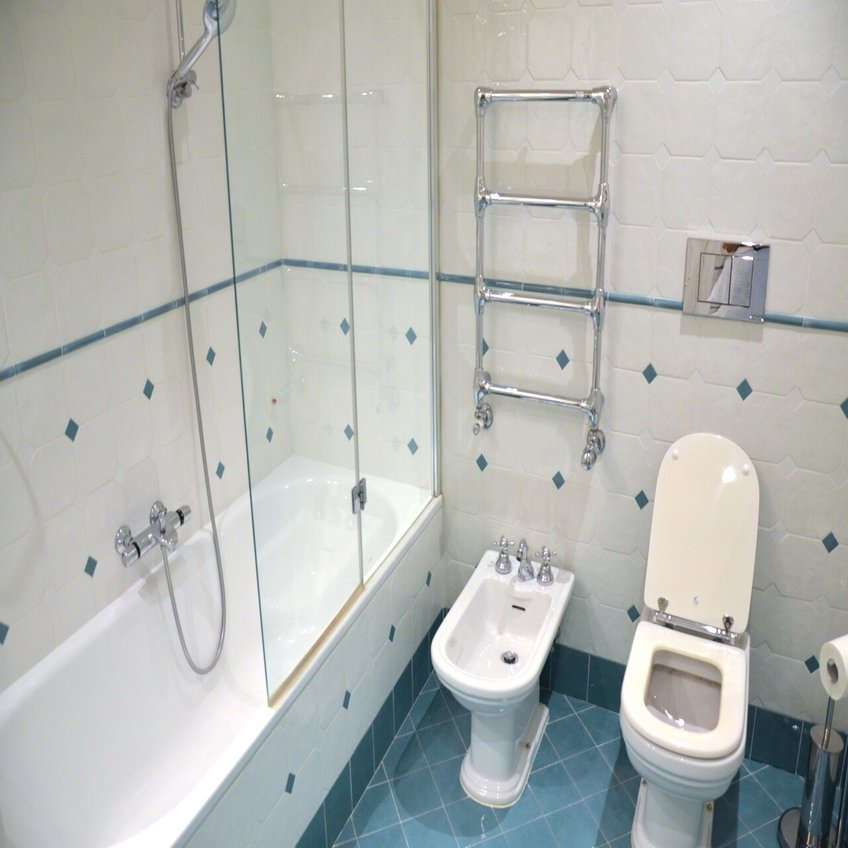 海外うんちく 3 イタリアのトイレは便器が２つ 世界のトイレ事情 アキタ ヨウスケ 旅するちんあなご Note