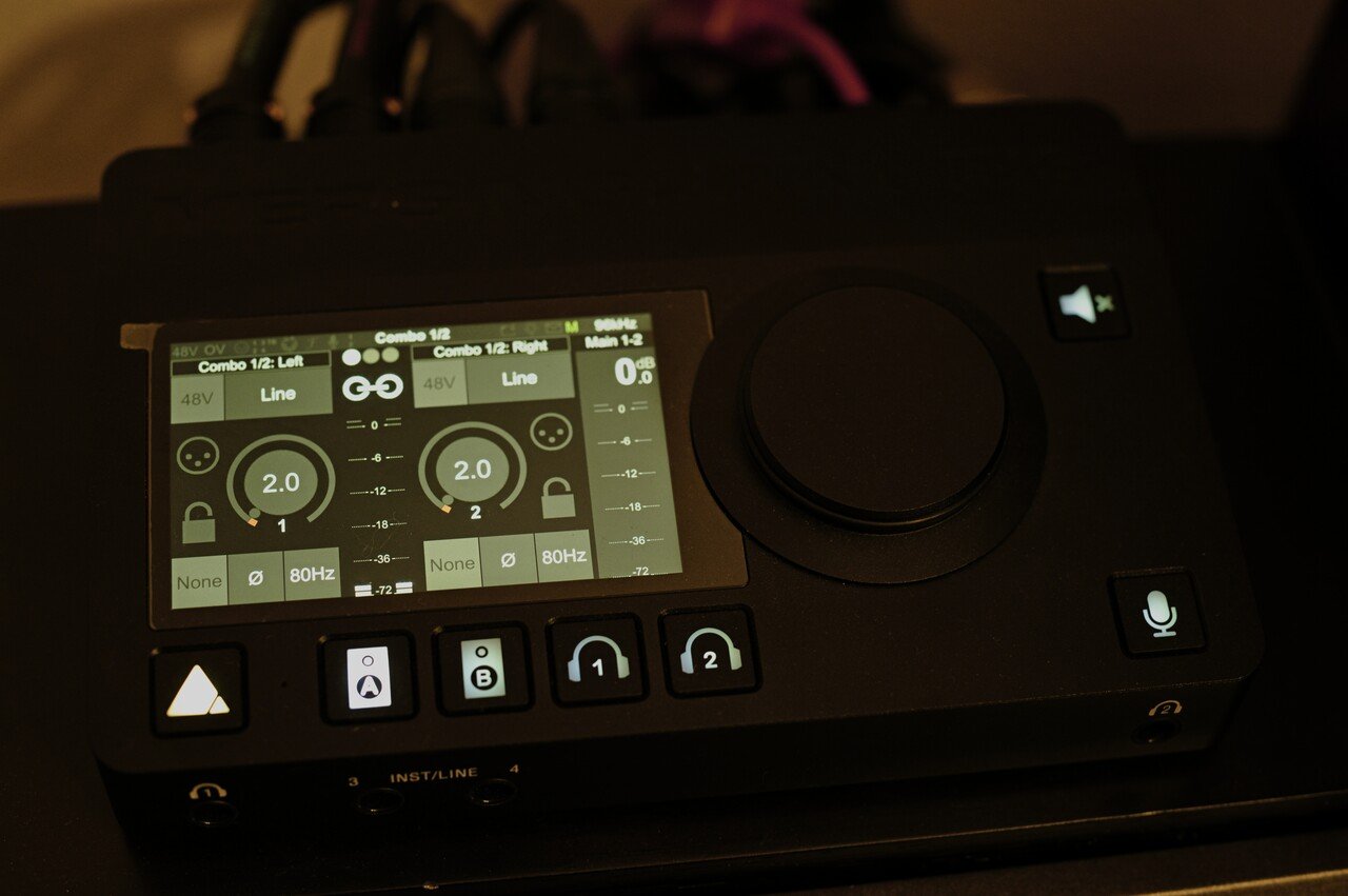 アイドル MERGING TECHNOLOGIES LeVerry CH-1070 studio luna azul｜Rei Narita (成田玲)