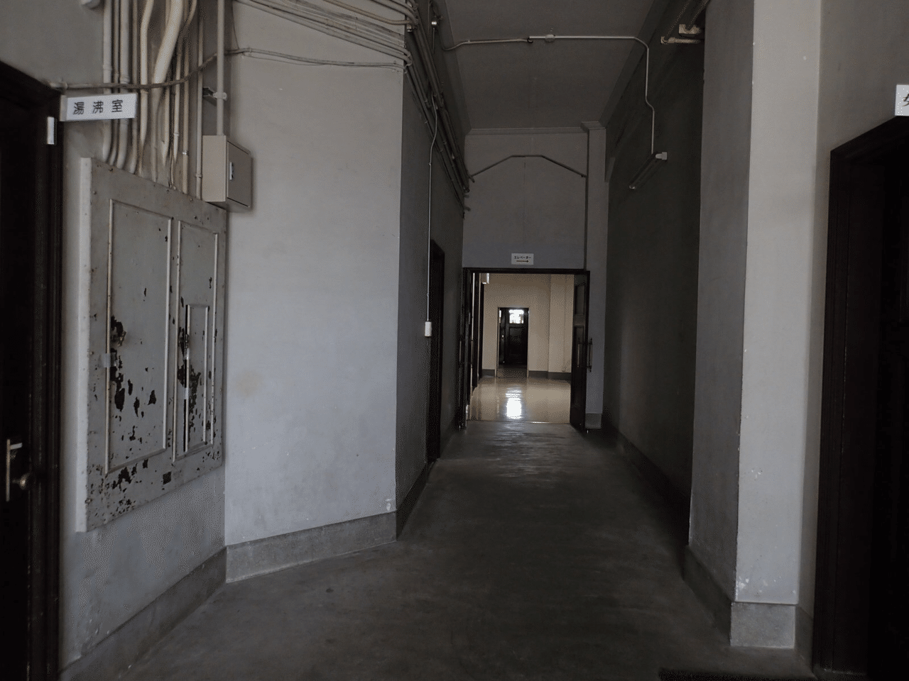 奇妙な空間 旅行中に見つけたliminal Space やまざき にんふぇあ Note 奇妙な空間 旅行中に見つけたliminal Space やまざき にんふぇあ Note