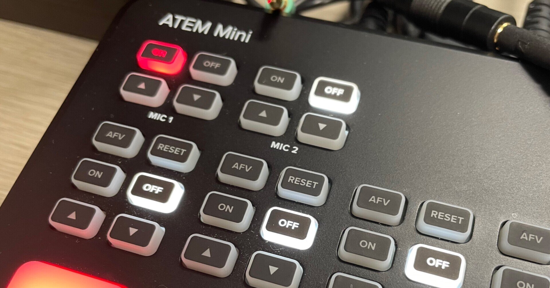 ATEMMiniに4極マイクをつなぐときの工夫|ワラウカド ATEMMiniに4極マイクをつなぐときの工夫|ワラウカド