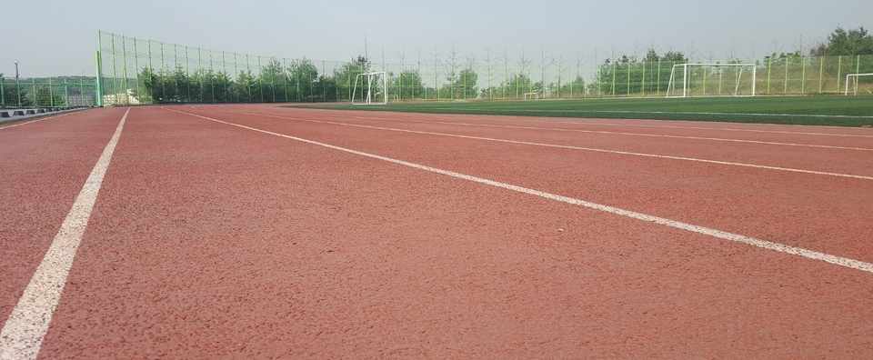 陸上長距離走競技における走速度に関して 野口克彦 Note