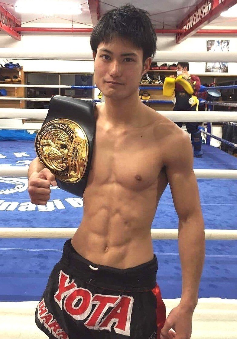 新日本キック 重森陽太 矛盾するようですが 社会人になったことで思い切りキックボクシングと向き合うことができる 倒せる選手 ファイターという概念をなくすような選手になりたい 4月15日 日 Tit ゴング格闘技 Note