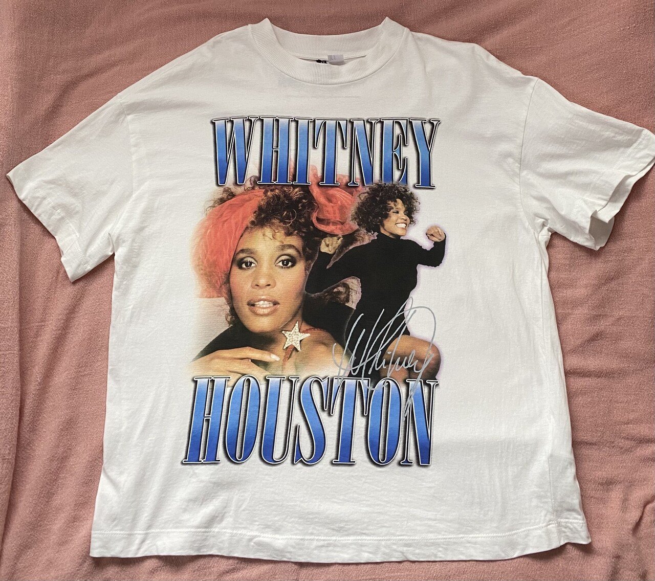 H＆Mで購入したホイットニー・ヒューストンTシャツ｜Riri