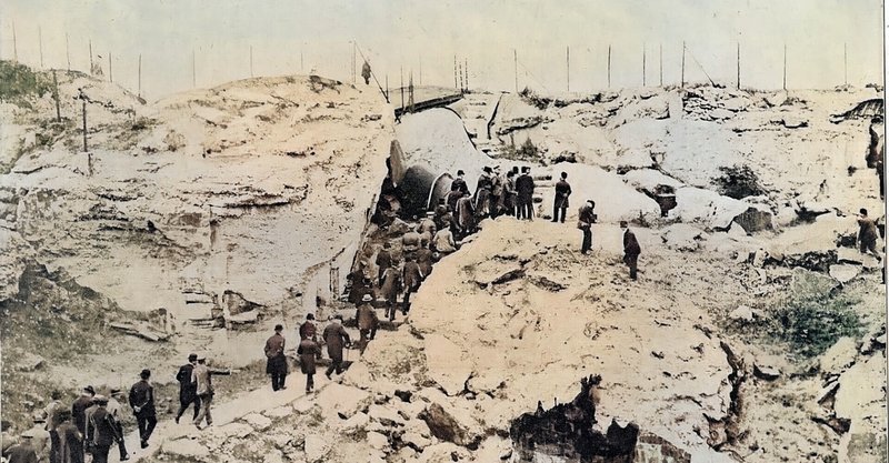【百年ニュース】1921(大正10)6月20日(月) 欧州訪問中の皇太子裕仁親王がベルギーのリエージュ戦跡のロンサン砲台を見学した。リエージュは第一次世界大戦の緒戦における重要な戦い。1914(大正3)年8月3日ドイツはフランスに宣戦布告。独仏国境の要塞を避け,ベルギーに侵攻(シュリーフェン・プラン)。