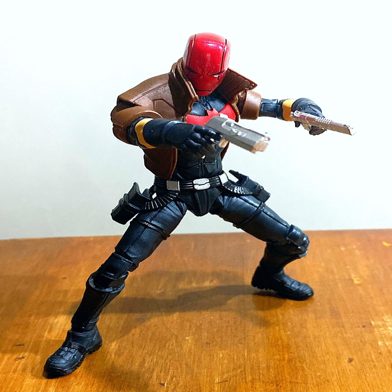 DCマルチバース マクファーレントイズ レッドフード 武器パーツセット 681231-w300.jpg