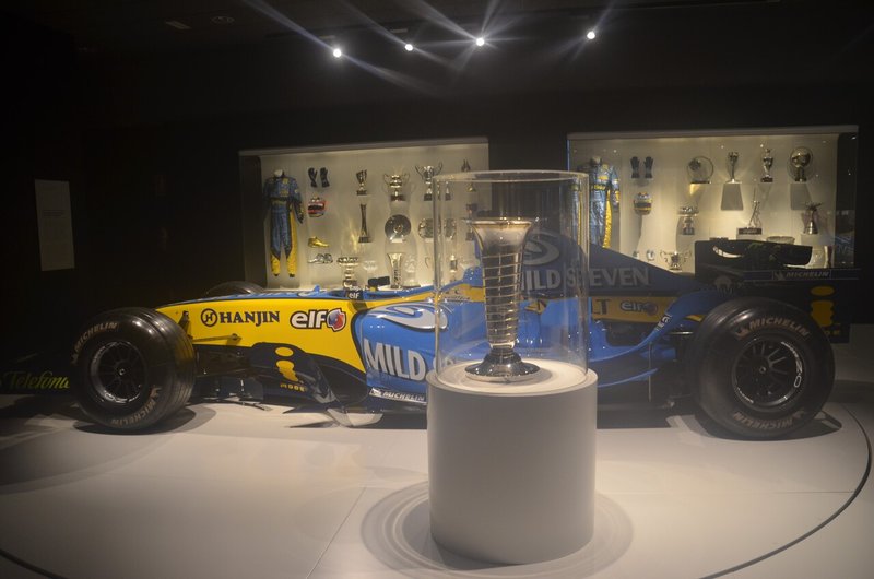 フェルナンドアロンソが乗っていたルノーのF1マシン