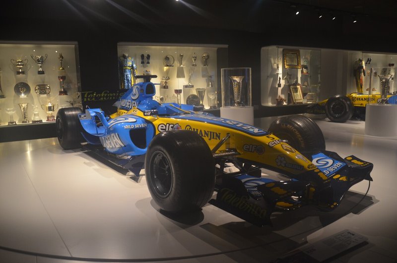 フェルナンドアロンソが乗っていたルノーのF1マシン