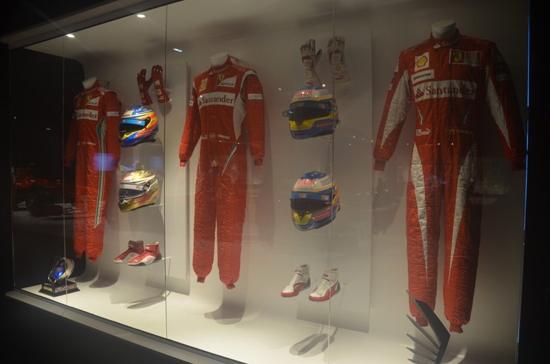 フェルナンドアロンソが来ていたフェラーリ時代のレーシングスーツ
