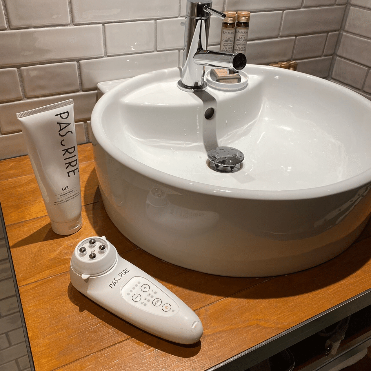 ⭐夢のオールインワン美顔器⭐【パスリル】｜フォースマーケティング