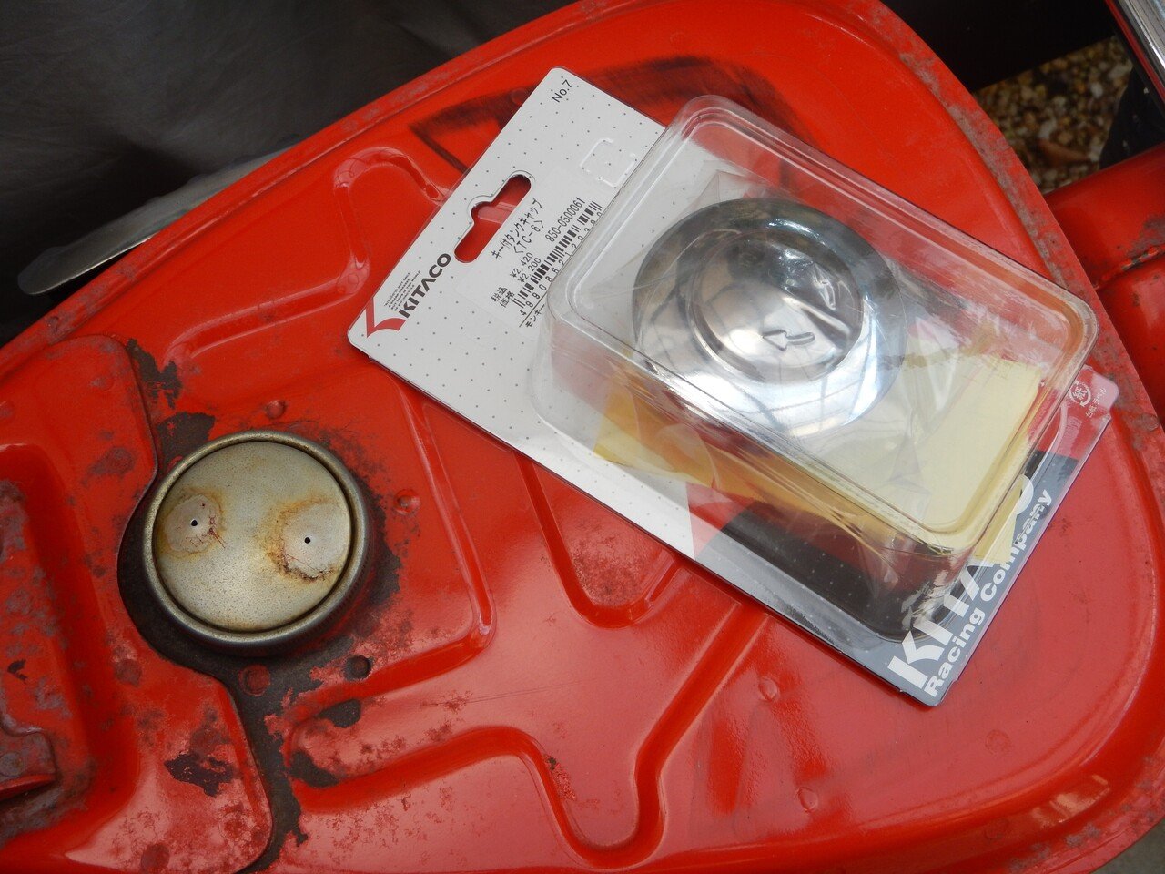 ハンターカブ Ct110 のガソリンタンクキャップを純正じゃないのに交換した フランキー Note ハンターカブ Ct110 のガソリンタンクキャップを純正じゃないのに交換した フランキー Note