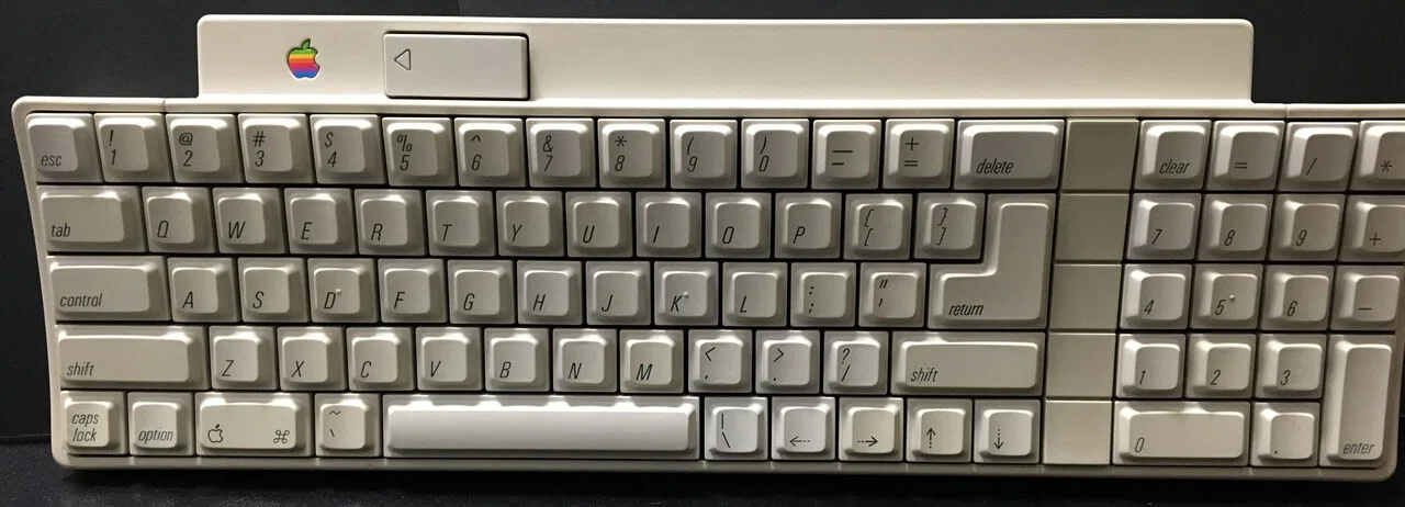 コンピュータ談義 #ADBキーボード達 #キーボード #棚卸し|Mattaka コンピュータ談義 #ADBキーボード達 #キーボード #棚卸し|Mattaka