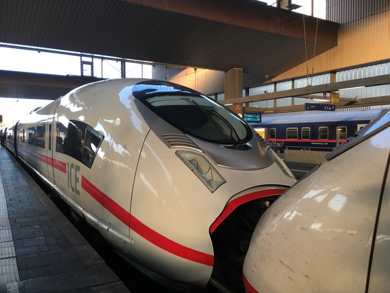 ドイツの鉄道の思い出｜Akio van der Meer