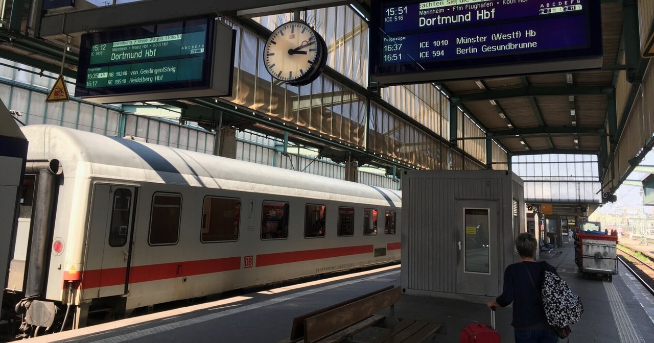 ドイツの鉄道の思い出｜Akio van der Meer