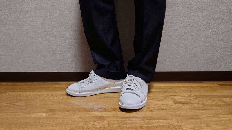 スーツ スニーカーの合わせ方 Hi Tailor ハイ テーラー Note スーツ スニーカーの合わせ方 Hi Tailor ハイ テーラー Note