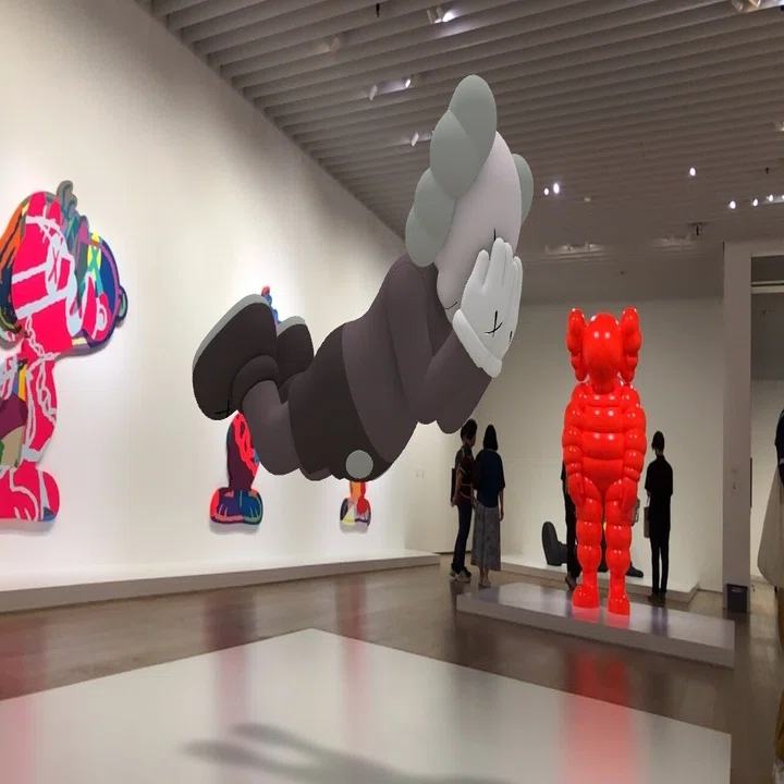 展覧会レポート】「KAWS TOKYO FIRST」＠森アーツセンターギャラリー