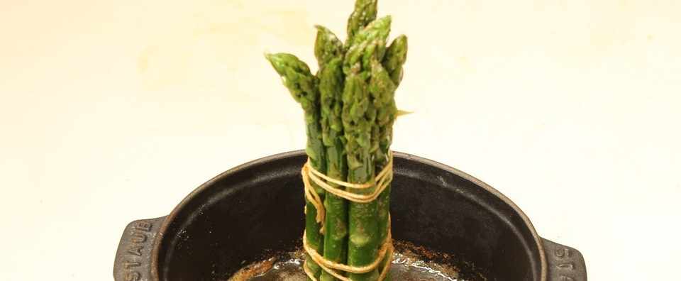 アスパラガスの垂直ローストの作り方 樋口直哉 Travelingfoodlab Note