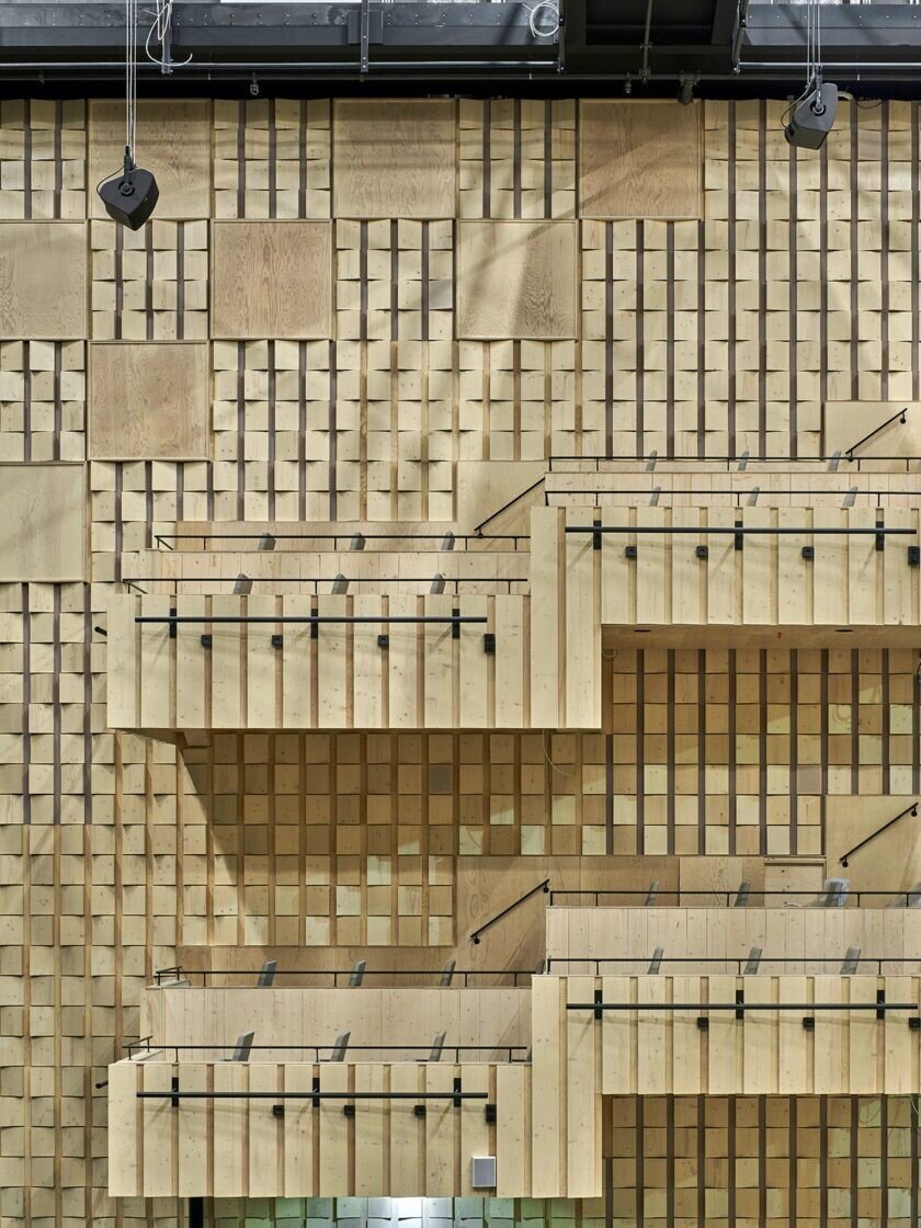 世界最大の木造建築：サラカルチャーハウス（Sara Kulturhus