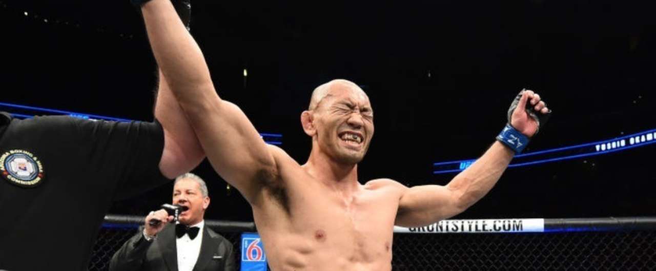 Ufc 岡見勇信が5年1カ月振りにオクタゴンで勝ち名乗り 本当の意味でufcに帰って来れた 目標はランカーと戦ってタイトル争いにからんでいくこと ポイエーはゲイジーとの死闘をtkoで制す 4 14 ゴング格闘技 Note