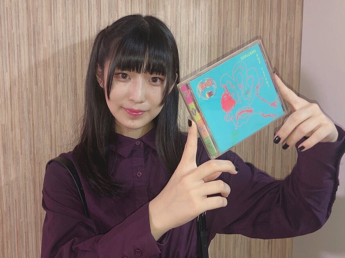 祝レビュー100枚目記念！これまでのCDの持ち方を解説してみた編｜内山 結愛