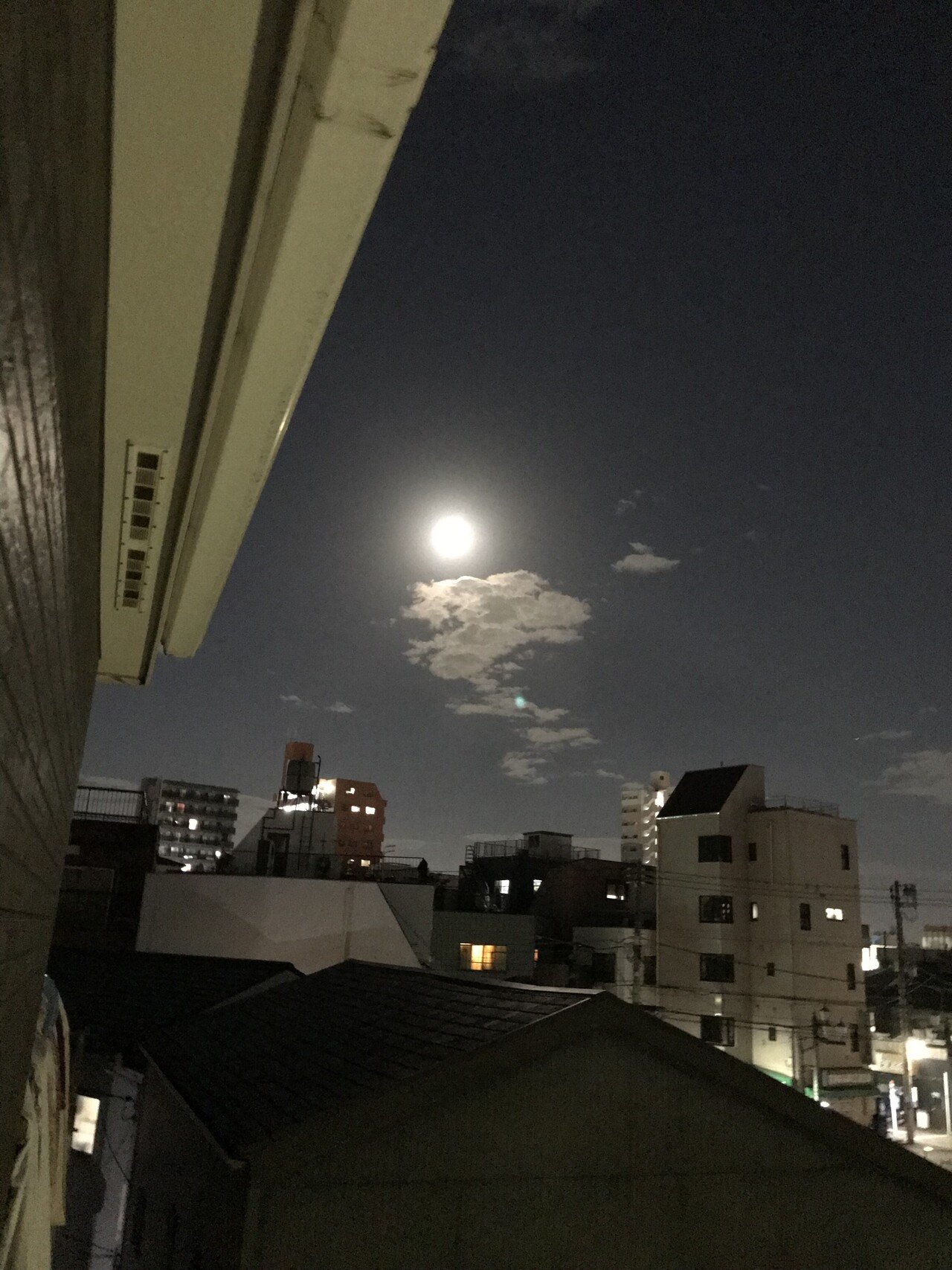 名月を 取ってくれろと 泣く子かな (一茶) 本日3回目の投稿です。 月が大変きれいです。さすが名月! BGMは虫の声。|みおいち着物で日本語教師のワーママ 名月を 取ってくれろと 泣く子かな (一茶) 本日3回目の投稿です。 月が大変きれいです。さすが名月! BGMは虫の声。|みおいち着物で日本語教師のワーママ