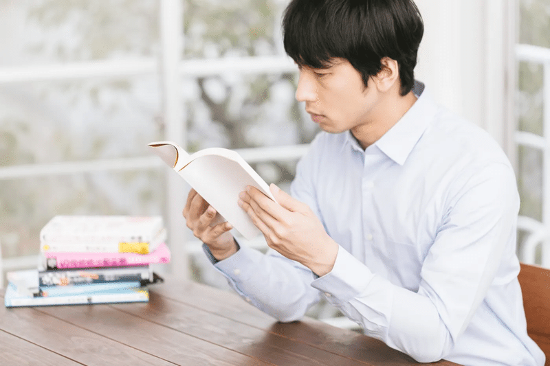 男　読書