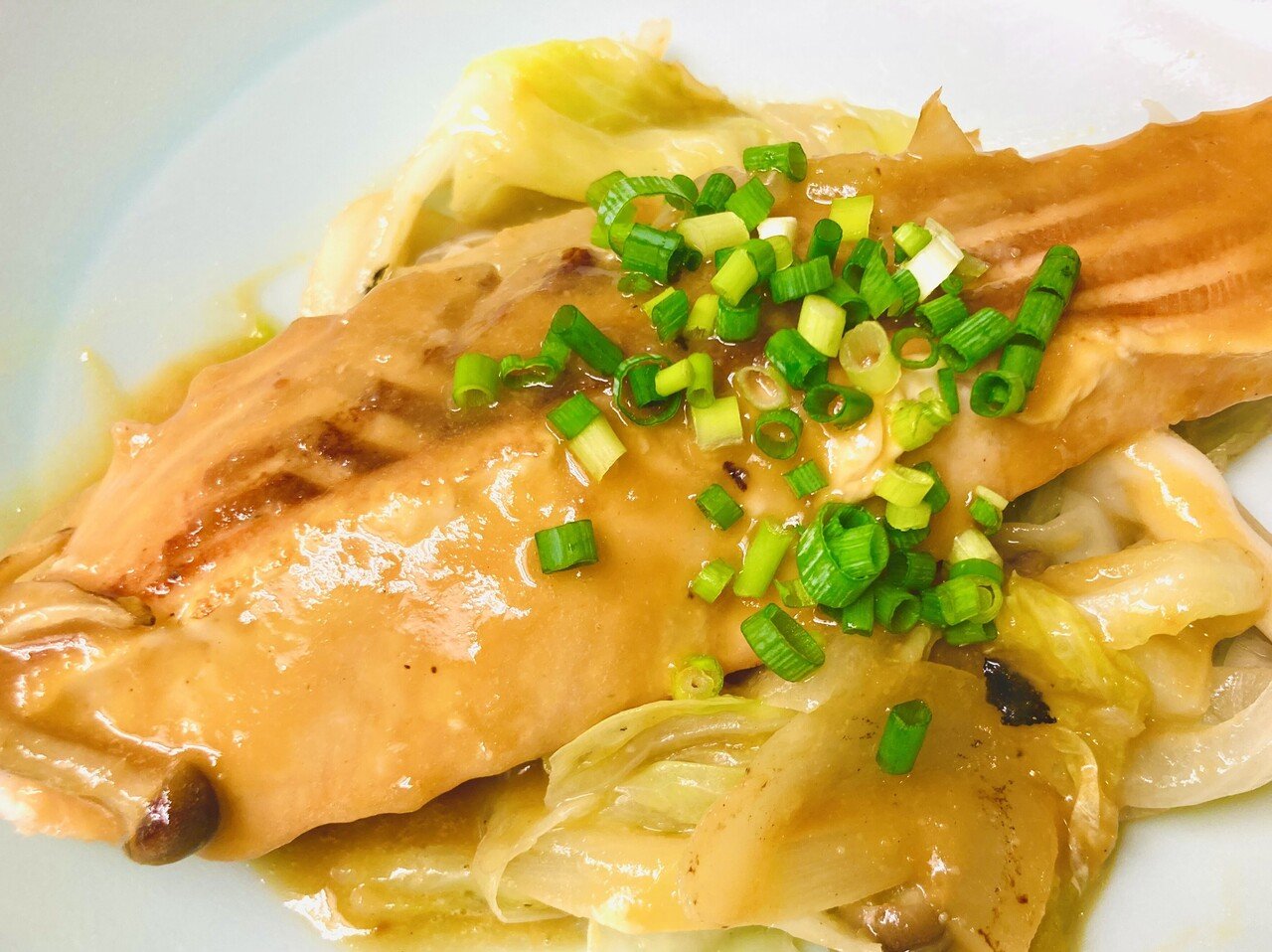 365日の魚介レシピ 鮭の味噌ガーリックバター焼き カムイ チェプ 神の魚 をありがたく食べる たぬき女将 郷土料理研究家 Note