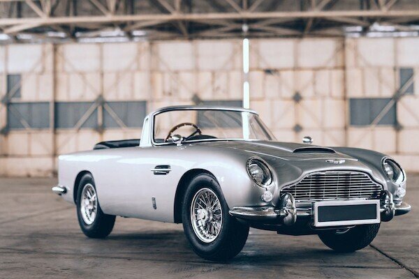 ジェームズ ボンドの車アストンマーチンを子供用にした Db5 Junior Digitalcreator Note