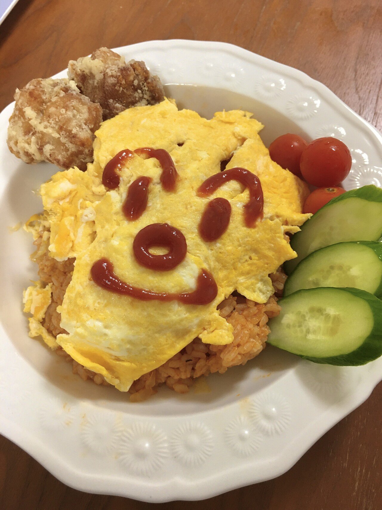 オムライスの玉子を焼くのが実は苦手です ど派手に失敗することしばしば だが そこは仕上げのケチャップアート でカバーだぜっ ホントはアンパンマンのつもりで描いたんだぜっ 人 失敗しても何度でもトラ しまうー Note