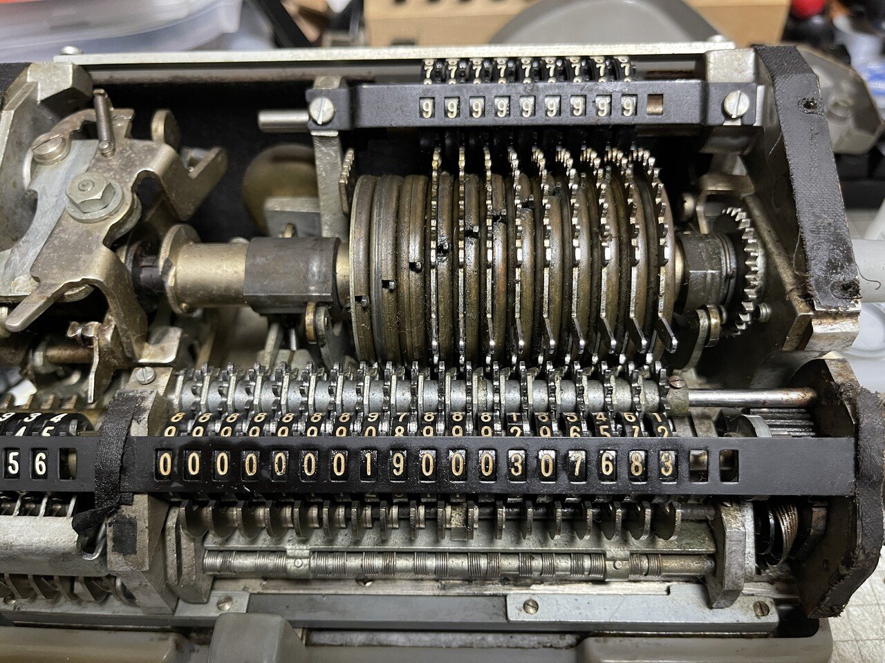 昭和初期 タイガー機械式計算機 稼働品 | 路地裏の骨董カフェShop