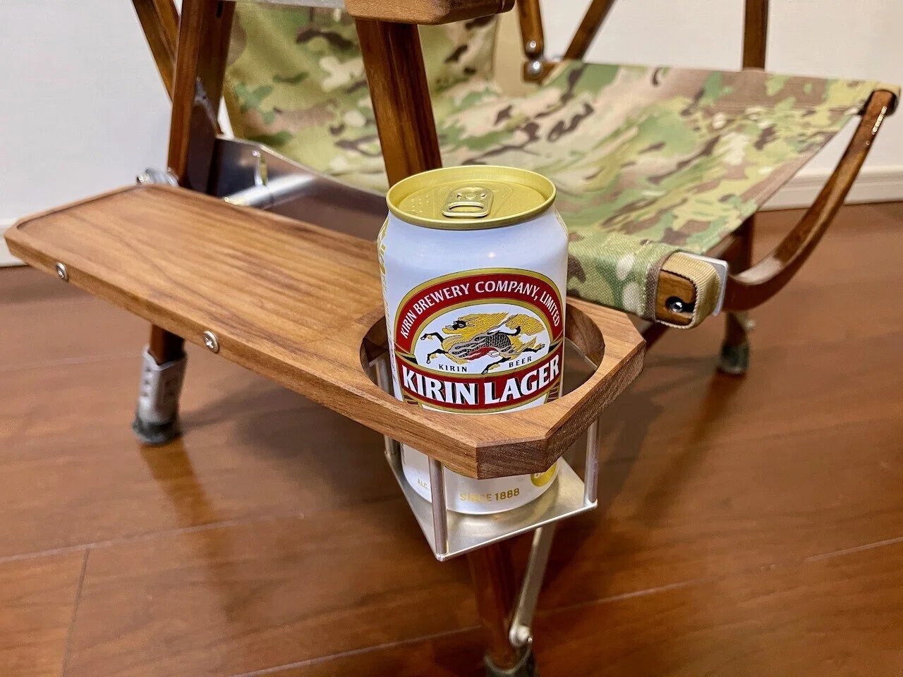 インアバンスの「ONES TABLE」でカーミットチェアの快適度を更にアップ インアバンスの「ONES TABLE」でカーミットチェアの快適度を更にアップ
