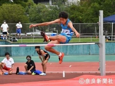 男子１００ ２年の部で萩原 天理北 が優勝 女子１５００ １年の部で上位３人全て大会新 奈良県中学校学年別対校陸上競技大会 奈良新聞社 公式 Note