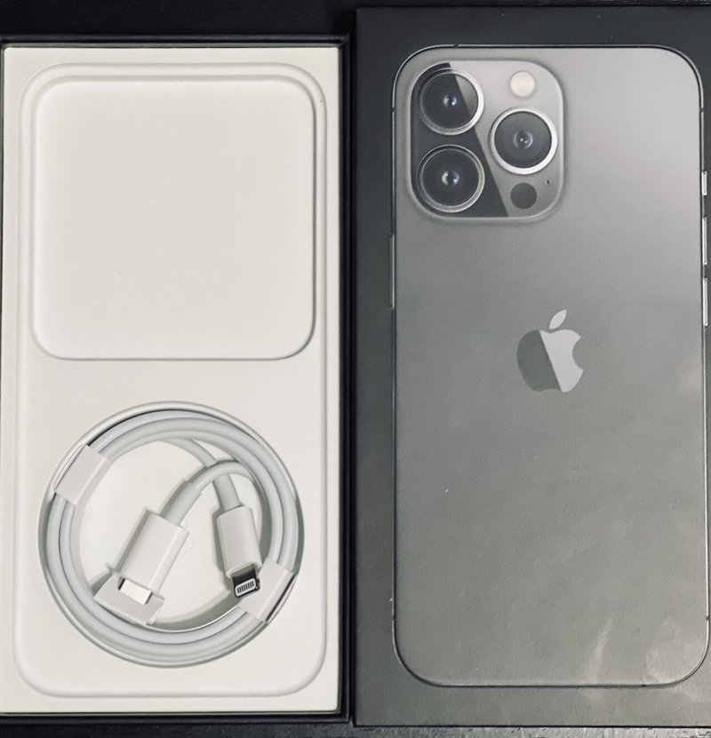 生まれのブランドで 充電ケーブル付 キルティング柄 PUレザー iPhone13PRO ワインレッド 処分価格★キルティング柄 PUレザー iPhone13PRO ホワイト