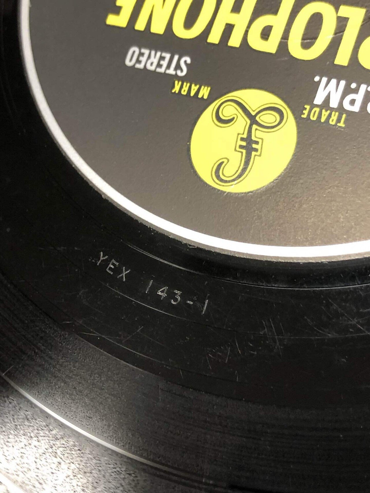 レコードの盤 レコードのマトリックス番号にこだわる｜Shutaro