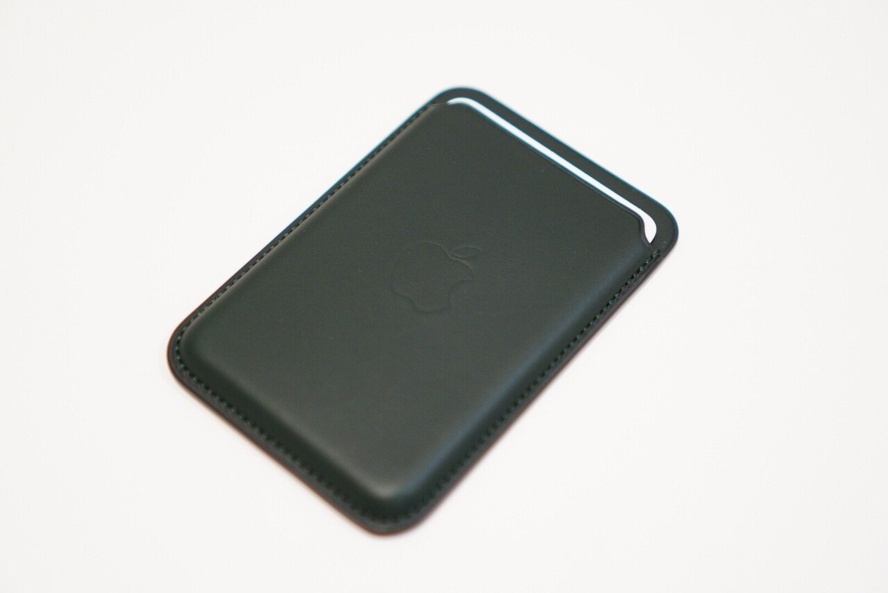 MagSafe対応 iPhoneレザーウォレット セコイアグリーン探す付 新品