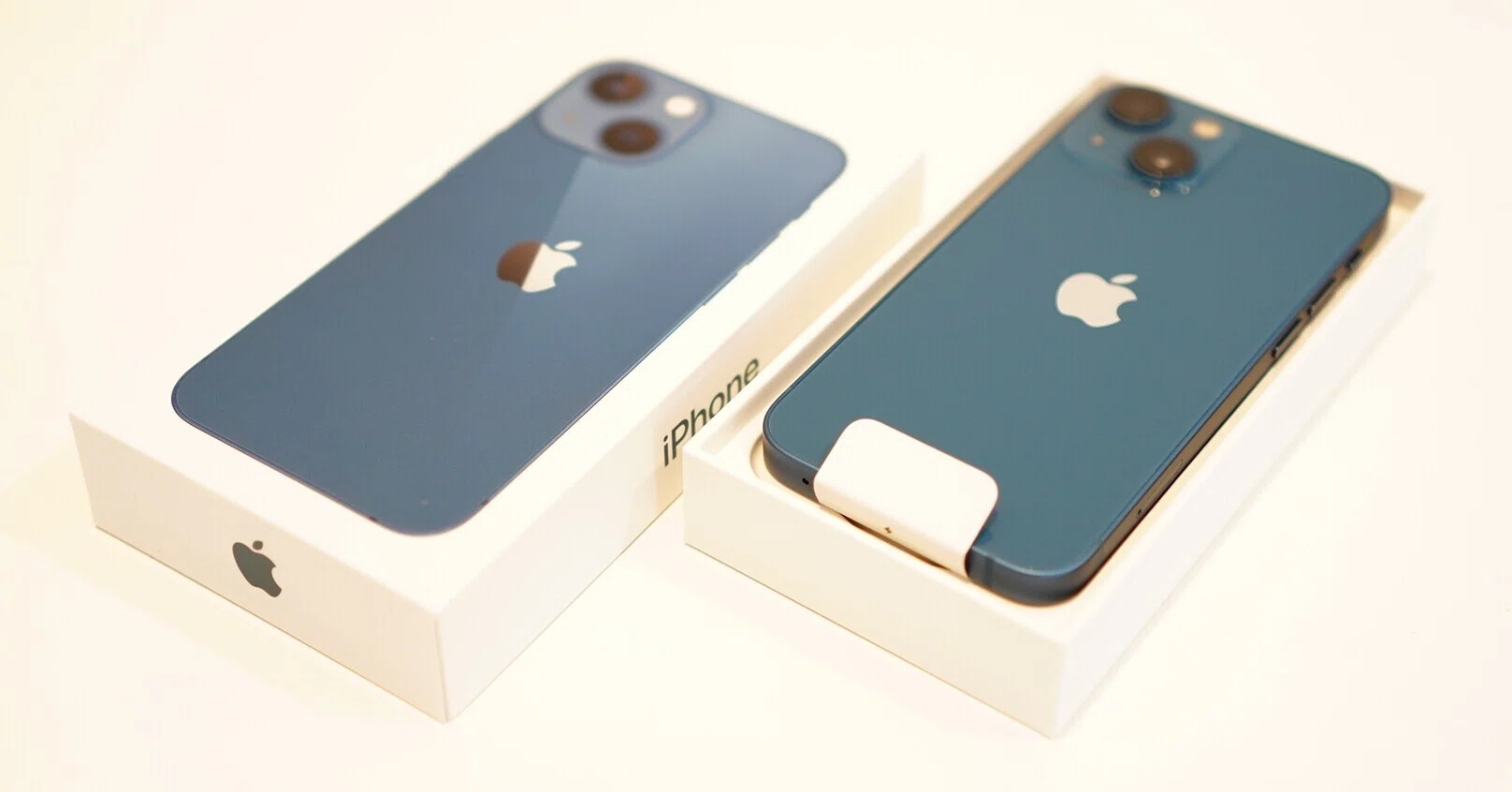 その画面の大きさ、本当に必要？小さくて最高のiPhone13miniを発売日に