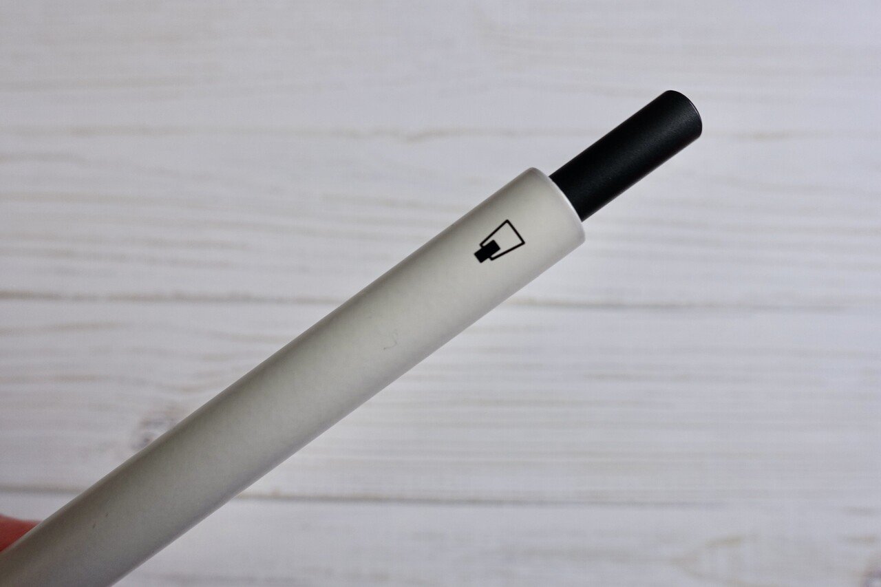 スリムでスマート「Helvetica 多機能ペン3in1」｜杉浦百香（もか