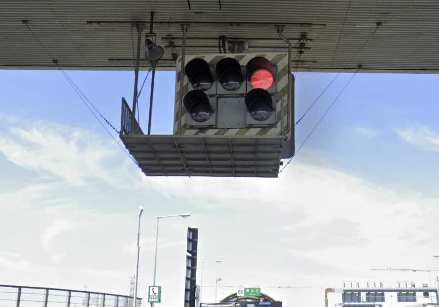 信号機の灯器のサイズは？｜道路標識マニア