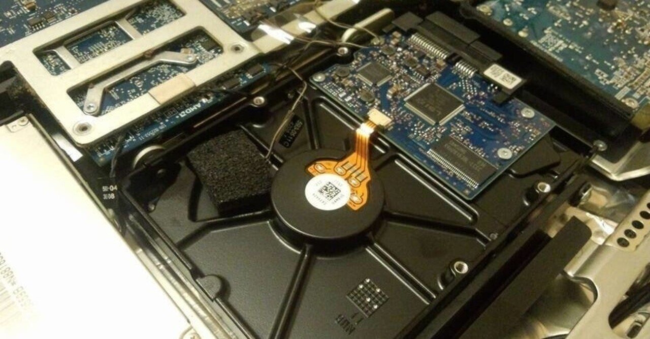 ノートパソコン（東芝 dynabook t554/45kw）のSSD、メモリ増設 作業