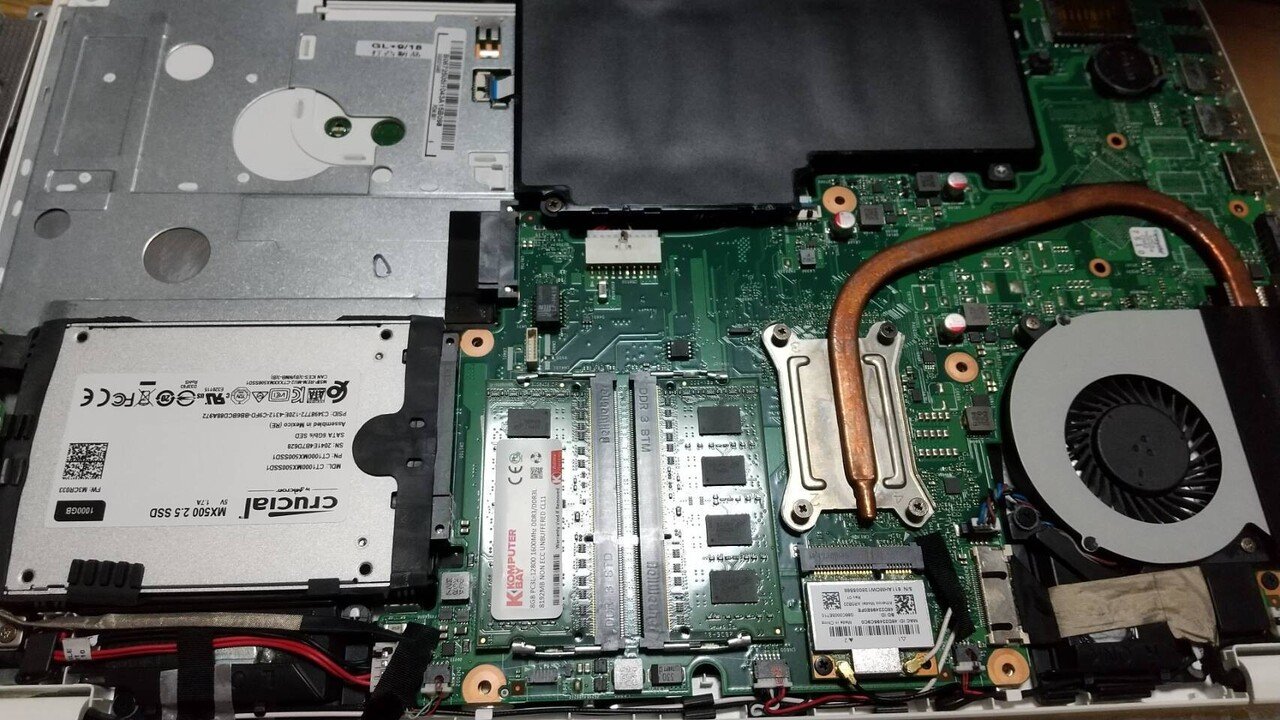 ノートパソコン（東芝 dynabook t554/45kw）のSSD、メモリ増設 作業 