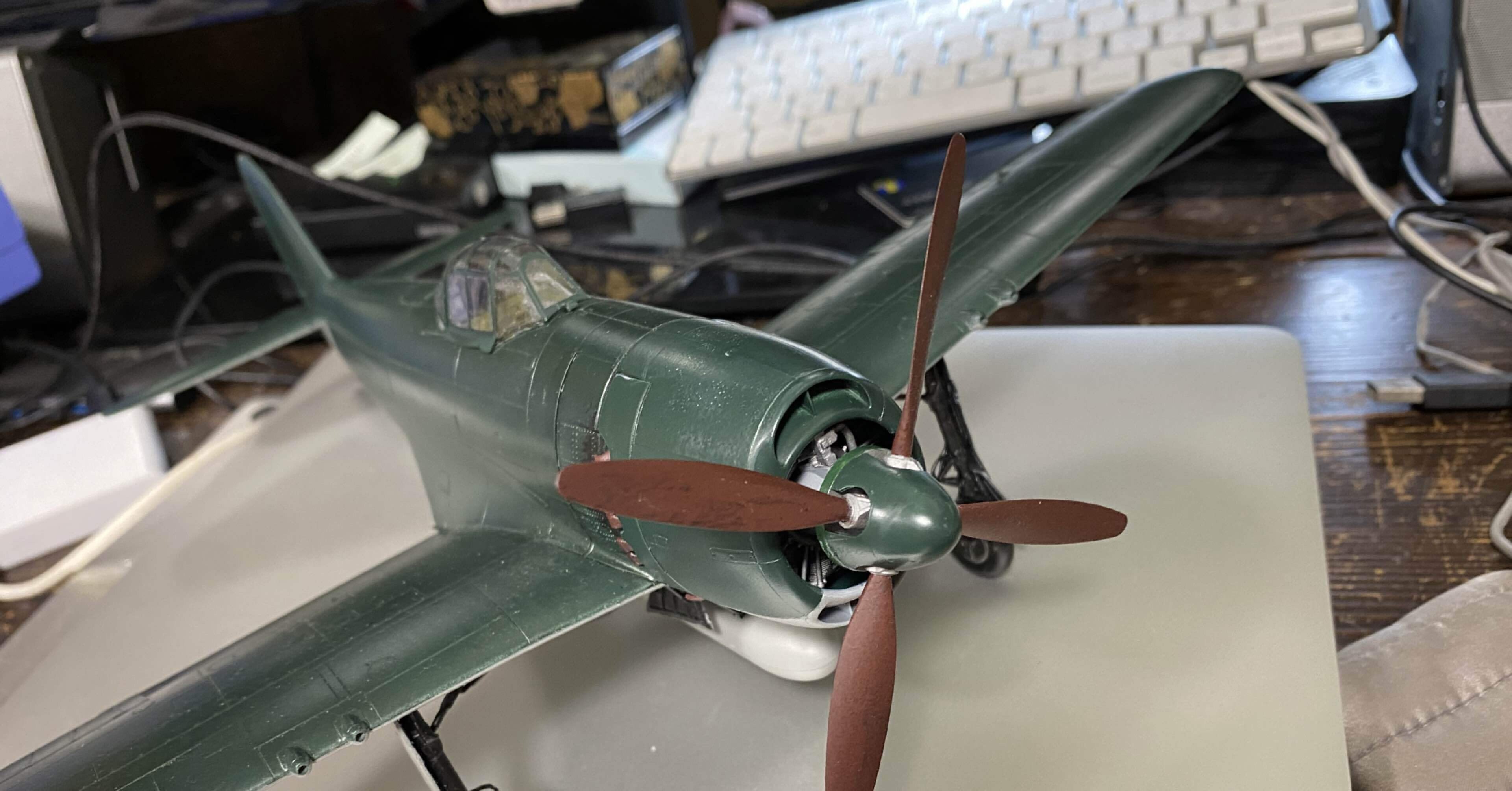 やじろべえ 紫電のゼロ2枚 1/32 紫電改と零戦# 12「紫電改の脚とキャノピー」|Gustav Papa