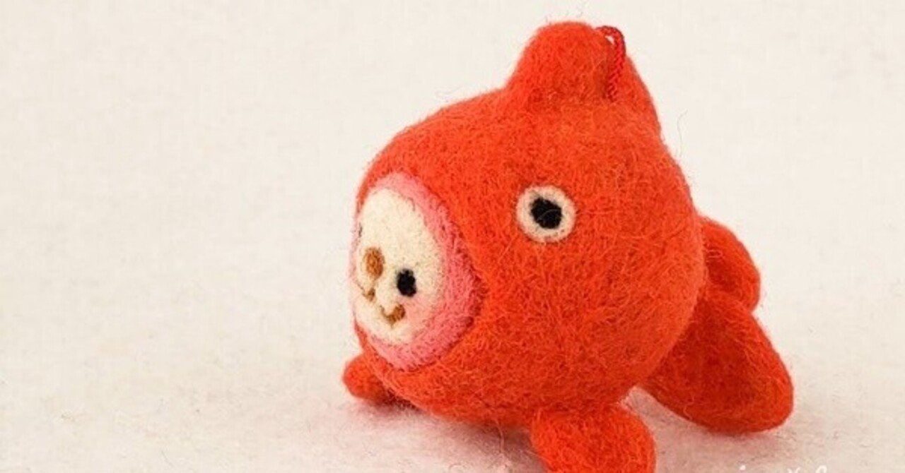 大人気新品セール ブ 金魚に噛まれたまんまるさんストラップ｜miz*fc 