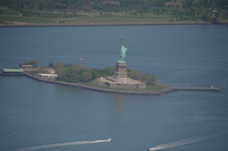 ヘリコプターから見た自由の女神