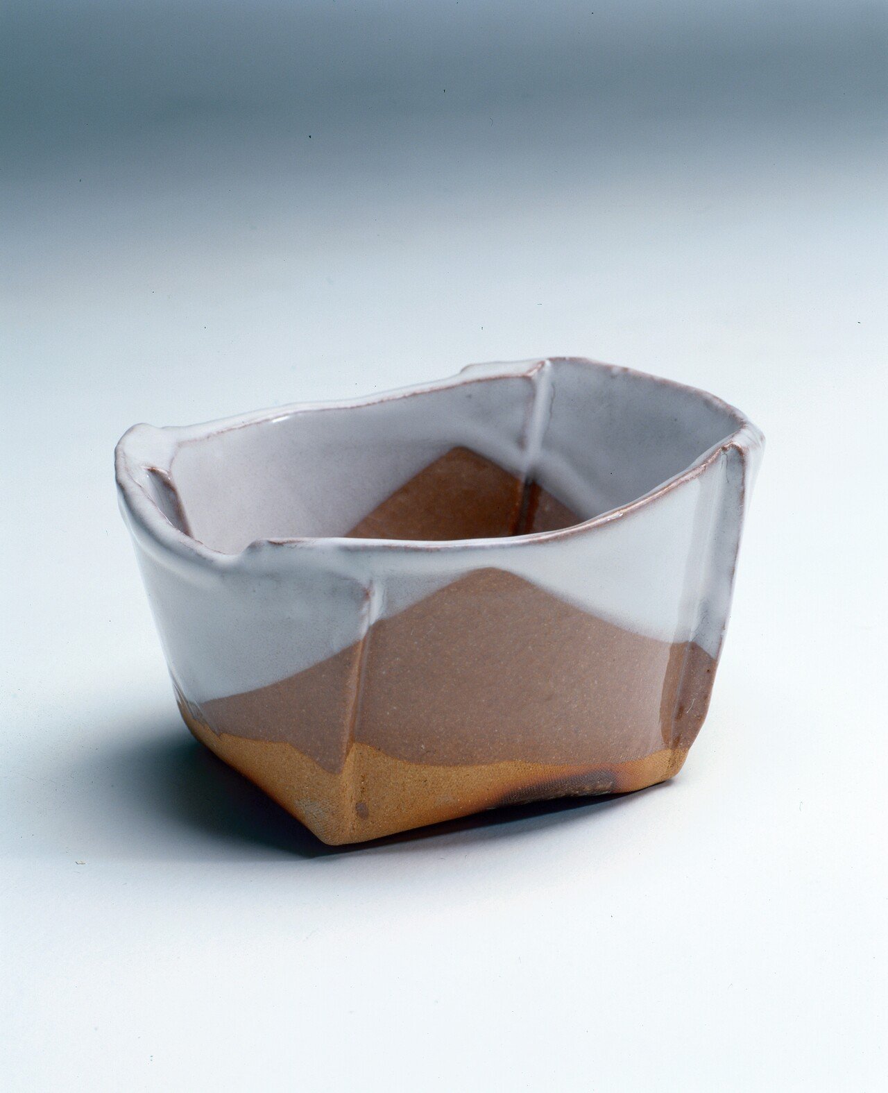 茶入。陶芸。名作家「田中陶山」。無箱。文は禪語：本來無一物...茶道具美品。 田中一光さんと土で遊ぶ ｜萩焼茶碗｜黒川雅之 / Kurokawa Masayuki