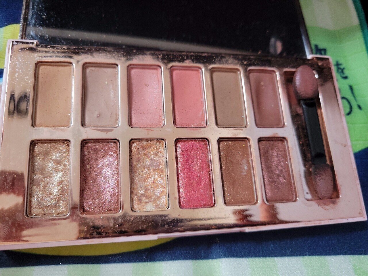 アイシャドウパレットをいっぱい買え！！！！！｜nanjou123