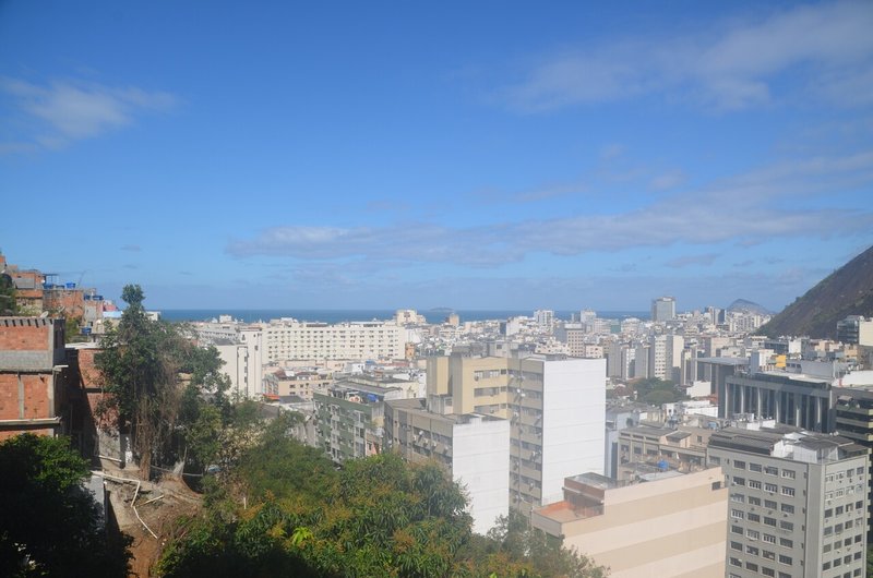 ファベーラから眺めるリオデジャネイロの街並み