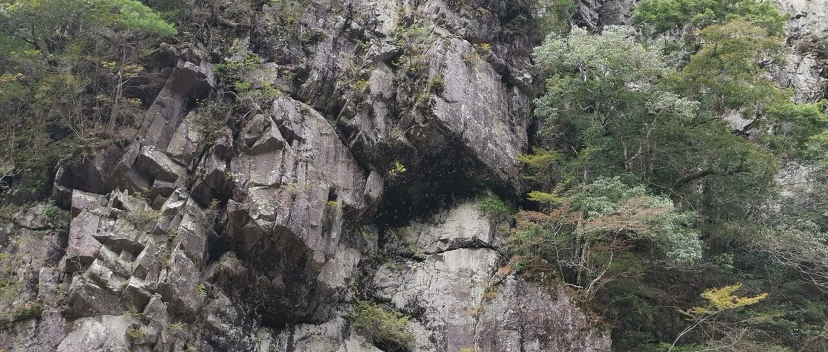 04224岩壁